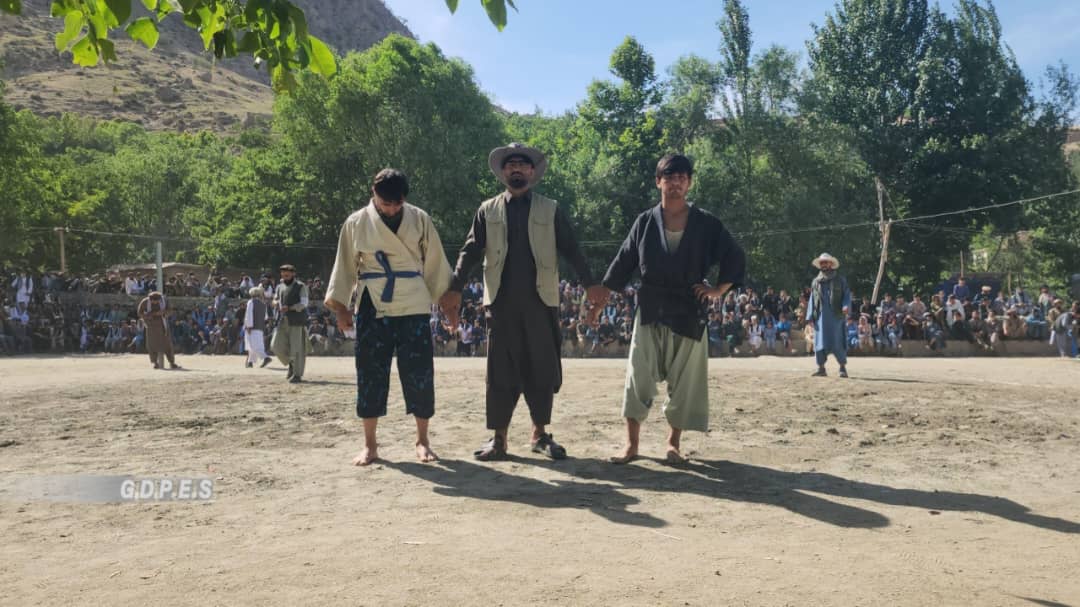 بدخشان؛ رقابت‌های کشتی محلی با اشتراک ۱۲۰ تن در ولسوالی کشم به پایان رسید