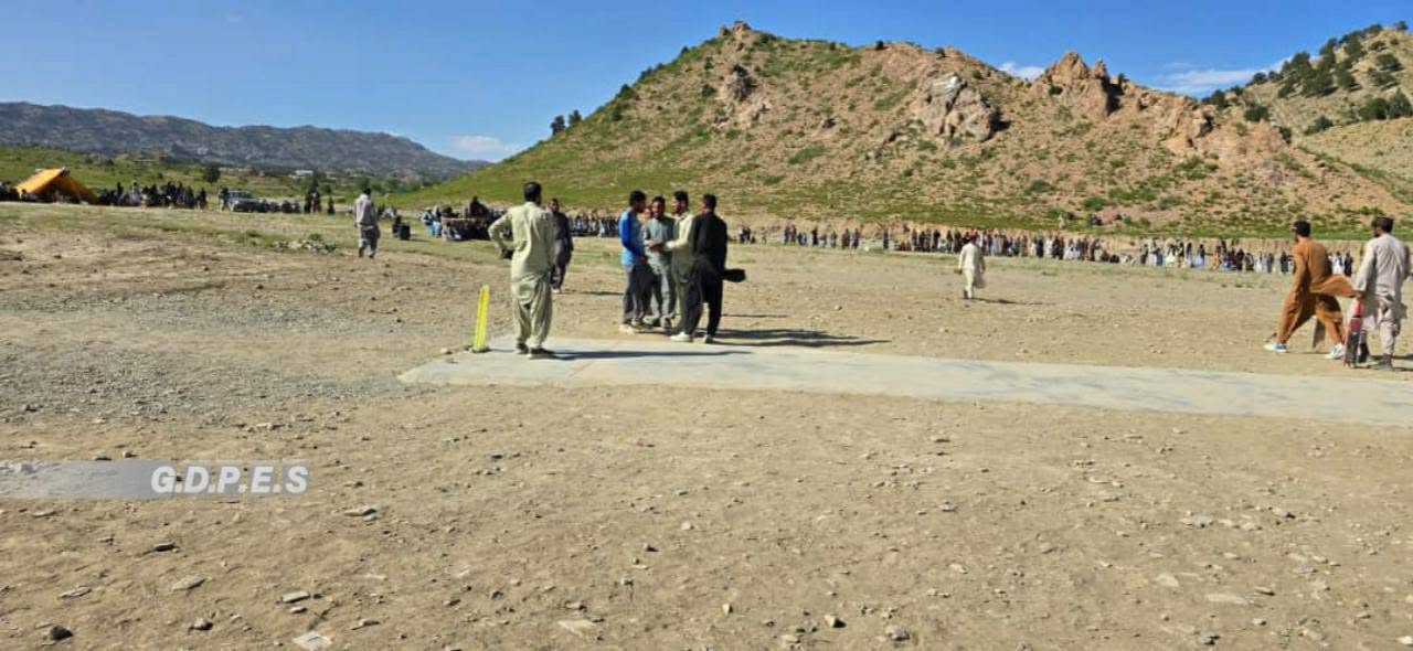 پکتیکا؛ چهار بران ولسوالۍ کې د ۶۵ لوبډلو ترمنځ د ټېپ بال کرېکټ سیالۍ پای ته ورسېدې
