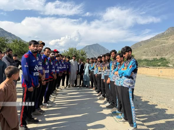 کونړ؛ ناړۍ ولسوالۍ کې د ۱۶ لوبډلو ترمنځ د ټېپ بال کرېکټ سیالۍ پیل شوې