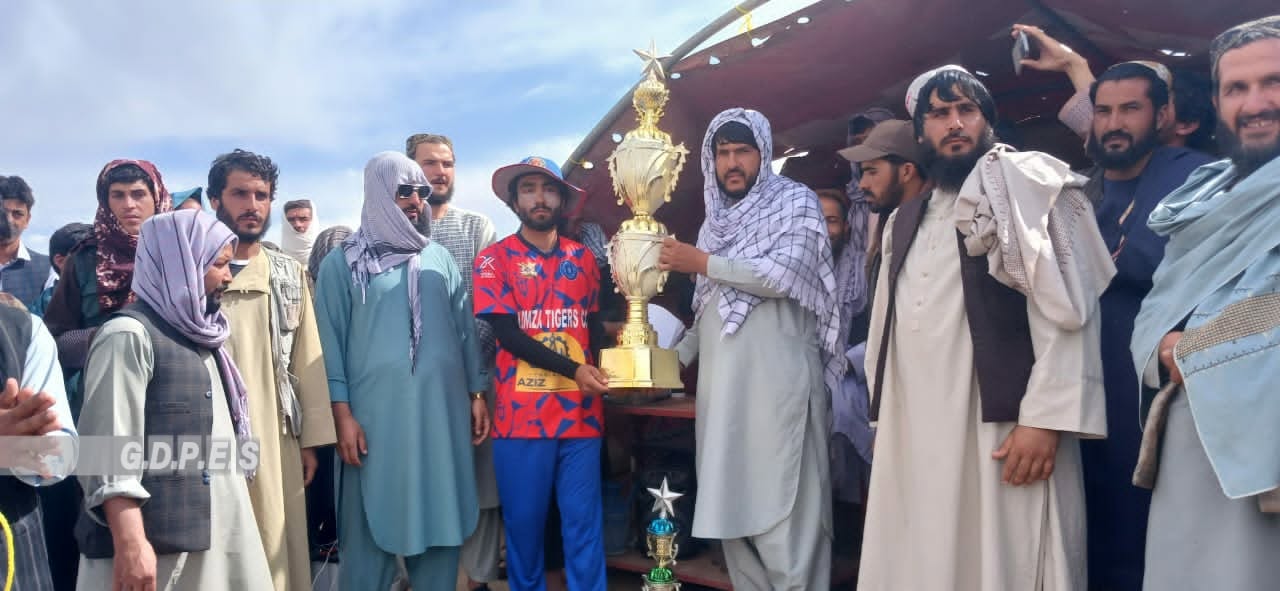 میدان وردگ؛ سيدآباد ولسوالۍ کې د ټېپ بال کرېکټ سیالۍ پای ته ورسېدې