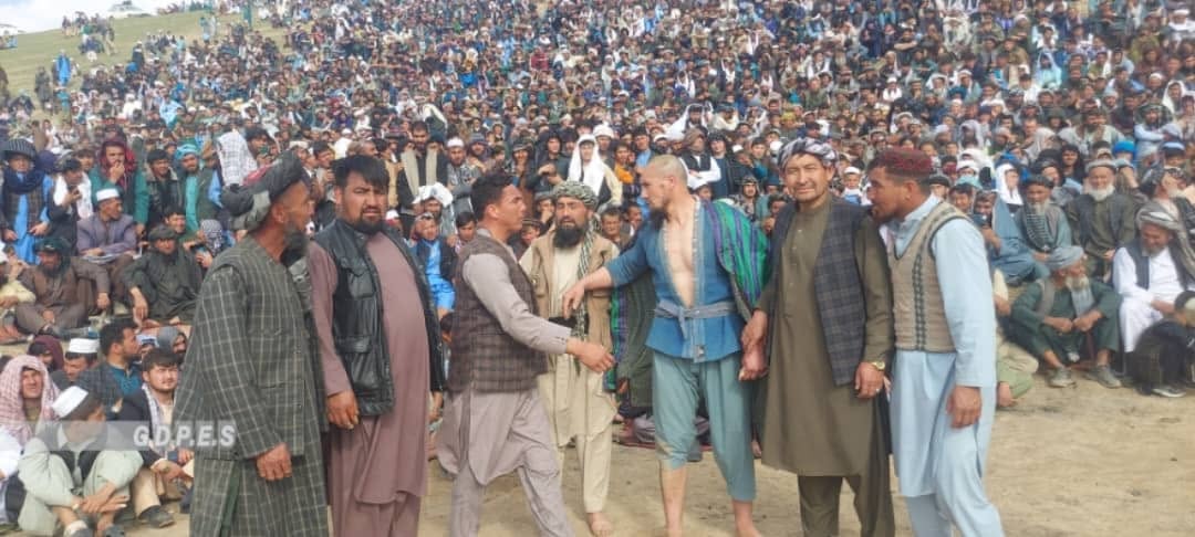 بلخ؛ کشندې ولسوالۍ کې د ۱۰۰ پهلوانانو ترمنځ د کورش سیمه ییزې سیالۍ وشوې