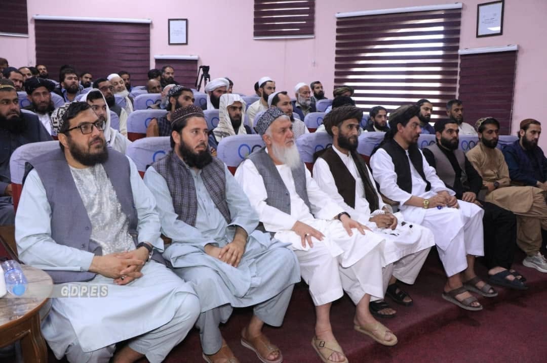 کابل؛ د هېواد ورزش ادارې کارکوونکو ته داوبو او انرژۍ وزارت له لوري د انرژۍ سپما يو ورځنی سمینار ترسره شو
