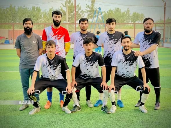 بلخ ؛ بلخ ولسوالۍ کې د ۱٣ لوبډلو ترمنځ د فوټسال سيالۍ پيل شوې