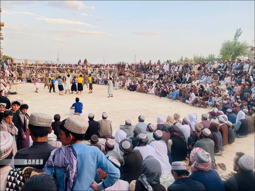 زابل؛ شاجوی ولسوالۍ کې د ۱۶ لوبډلو ترمنځ د والیبال سیالۍ پای ته ورسېدې