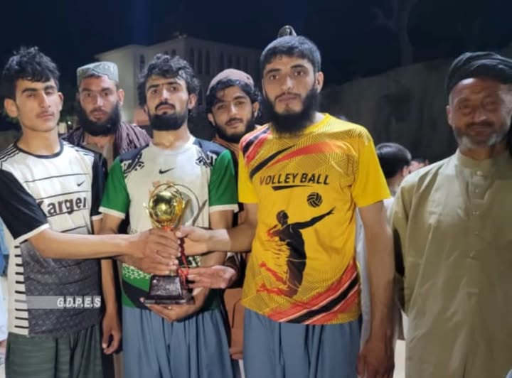 سرپل؛ سانچارک ولسوالۍ کې د شپږو لوبډلو ترمنځ د والیبال سیالۍ وشوې