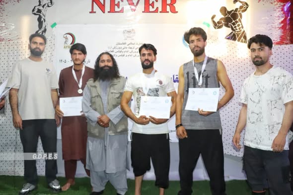 غور؛ مرکز فیروز کوه کې د ۵۰ تنو ترمنځ د فټنس او بدن ښکلا سیالۍ وشوې