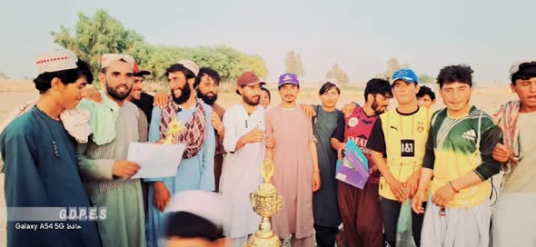 هلمند؛ باباجي ولسوالۍ کې د اتو لوبډلو ترمنځ د ټېپ بال کرېکټ سیالۍ پای ته ورسېدې