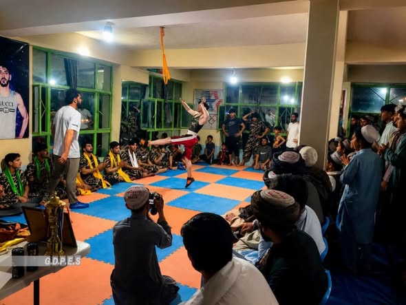 زابل کې د ۲۰ ورزشکارانو ترمنځ د جمناسټیک سيالۍ وشوې