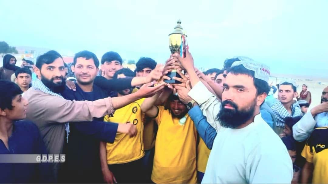 زابل؛ مرکز قلات ښار کې د لس لوبډلو ترمنځ دفوټبال سیالۍ پای ته ورسېدې