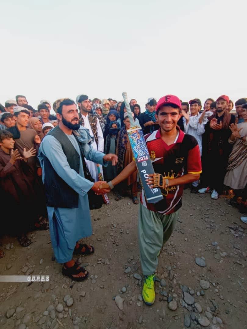 هلمند؛ باباجي ولسوالۍ کې د لسو لوبډلو ترمنځ د ټېپ بال کرېکټ سیالۍ پای ته ورسېدې