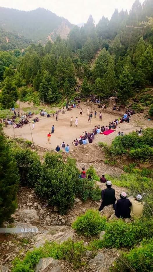 پکتیا؛ څمکنۍ ولسوالۍ کې د ۲۰ لوبډلو ترمنځ د والیبال سیالۍ پای ته ورسېدې
