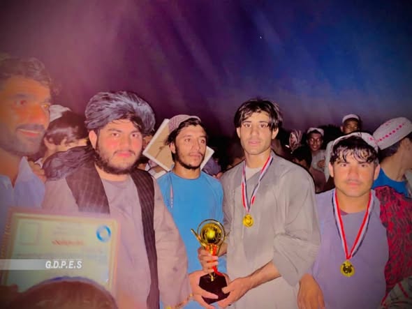 هلمند؛ مارجې ولسوالۍ کې د ۳۲ پهلوانانو ترمنځ د غېږ نیونې سیالۍ ترسره شوې