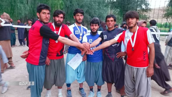 ميدان وردګ؛ جغتو ولسوالۍ کې د ۲۰ لوبډلو ترمنځ د والیبال سیالۍ پای ته ورسېدې