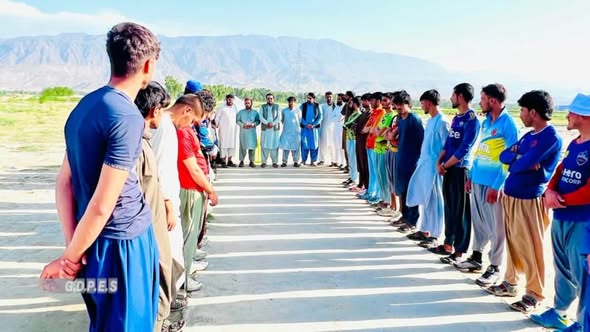 لغمان؛ قرغیو ولسوالۍ کې د ۱۲ لوبډلو ترمنځ د ټېپ بال کرېکټ سیالۍ پیل شوې
