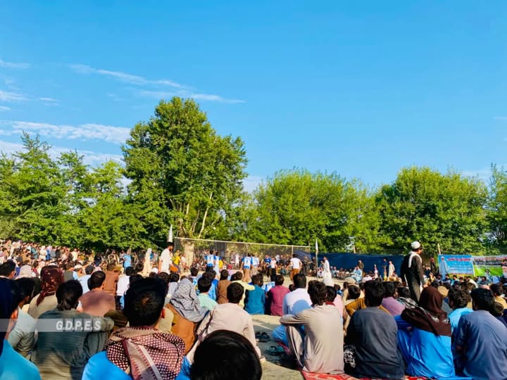 ننګرهار؛ خوږیاڼو ولسوالۍ کې د ۲۰ لوبډلو ترمنځ د والیبال سیالۍ پای ته ورسېدې