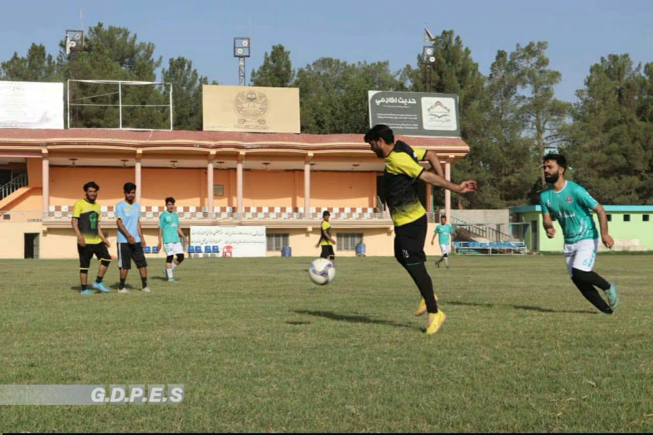 هلمند؛ په مرکز لښکرګاه کې د ۱۶ لوبډلو ترمنځ د فوټبال سيالۍ پيل شوې