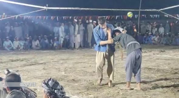 بلخ؛ شورتپې ولسوالۍ کې د ۹۰ پهلوانانو ترمنځ د کورش سیمه ییزې سیالۍ وشوې