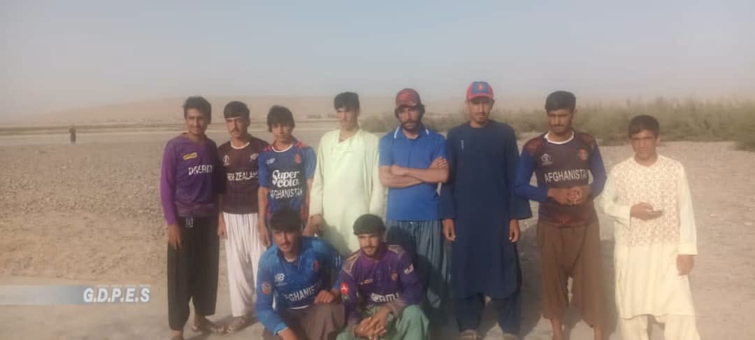 هلمند؛ ناوې ولسوالۍ کې د اتو لوبډلو ترمنځ د ټېپ بال کرېکټ سیالۍ پیل شوې