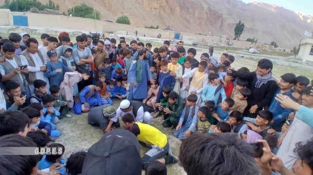 مسابقات دست کشتی با اشتراک ۳۰ ورزشکار در ولسوالی یکاولنگ ولایت بامیان برگزار گردید