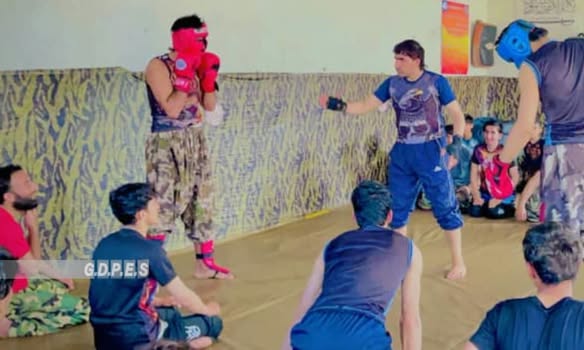 پکتیا؛ څمکنۍ ولسوالۍ کې د ۳۰ ورزشکارانو ترمنځ د کیک بوکسینګ سيالۍ وشوې