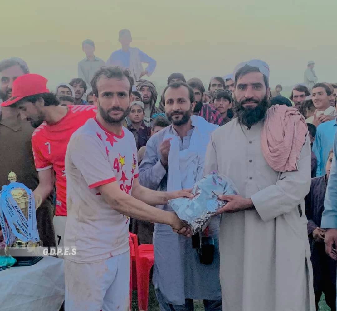 هلمند؛ گرمسېر ولسوالۍ کې د اتو لوبډلو ترمنځ د فوټبال سيالۍ پای ته ورسېدې