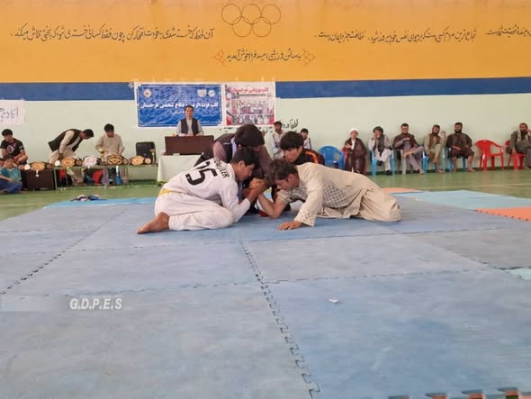 مسابقات دست کشتی در ولسوالی میرامور ولایت دایکندی برگزار گردید