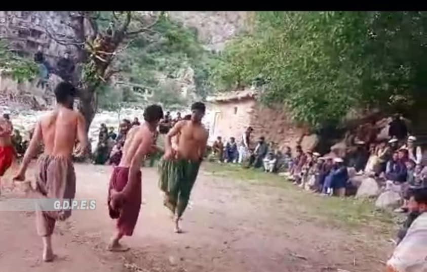 نورستان؛ مسابقات غرسی با اشتراک ۸ تیم در ولسوالی دوآب آغاز شد