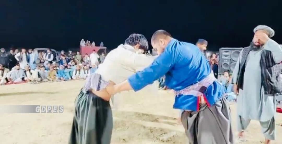 مسابقات پهلوانی با اشتراک ۹۰ ورزشکار در ولسوالی خانقاه ولایت جوزجان برگزار شد
