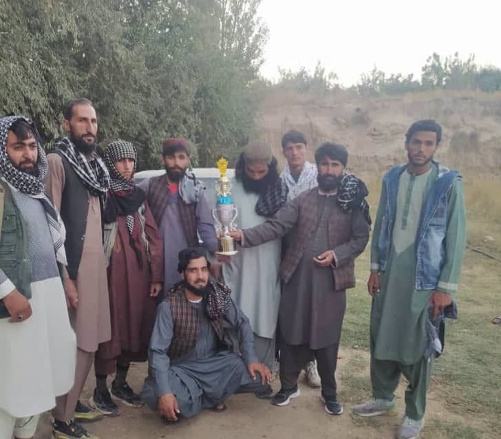ميدان وردگ؛ سیدآباد ولسوالۍ کې د ۱۶ لوبډلو ترمنځ د واليبال سيالۍ پای ته ورسېدې