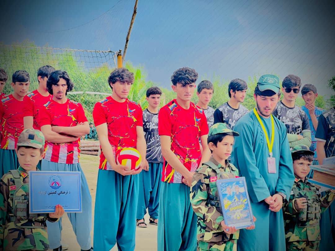 خوست؛ تڼيو ولسوالۍ کې د پنځو لوبډلو ترمنځ د واليبال سيالۍ پيل شوې