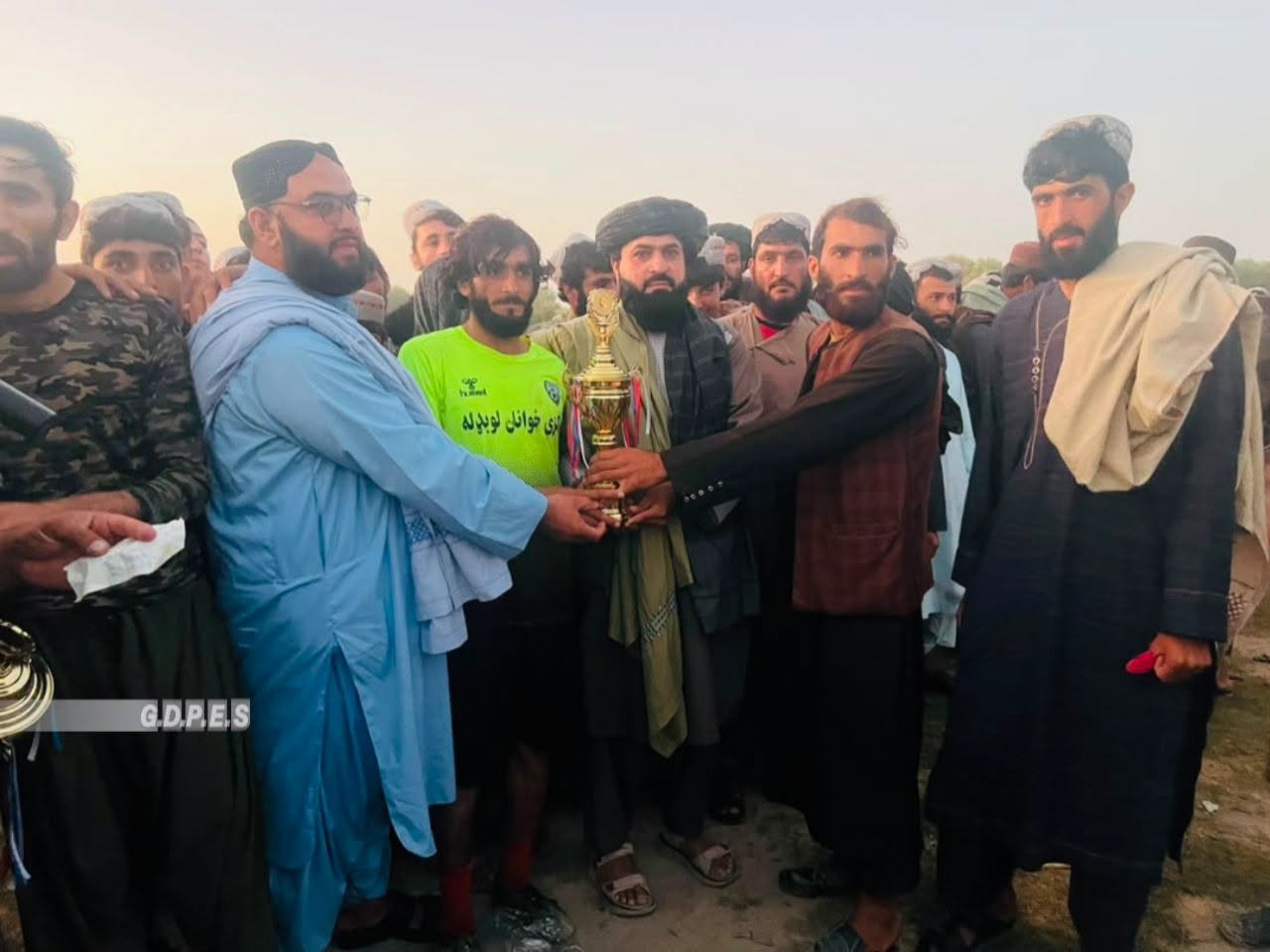 هلمند؛ ګرشک ولسوالۍ کې د اتو لوبډلو ترمنځ د فوټبال سيالۍ پيل شوې