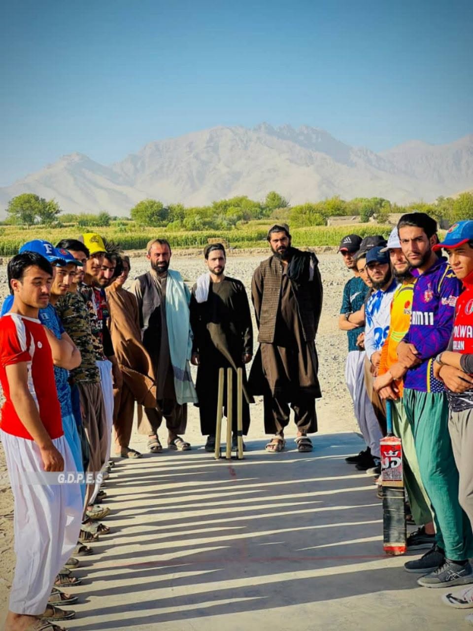 ارزګان؛ دهراود ولسوالۍ کې د لسو لوبډلو ترمنځ د ټېپ بال کرېکټ سیالۍ پیل شوې
