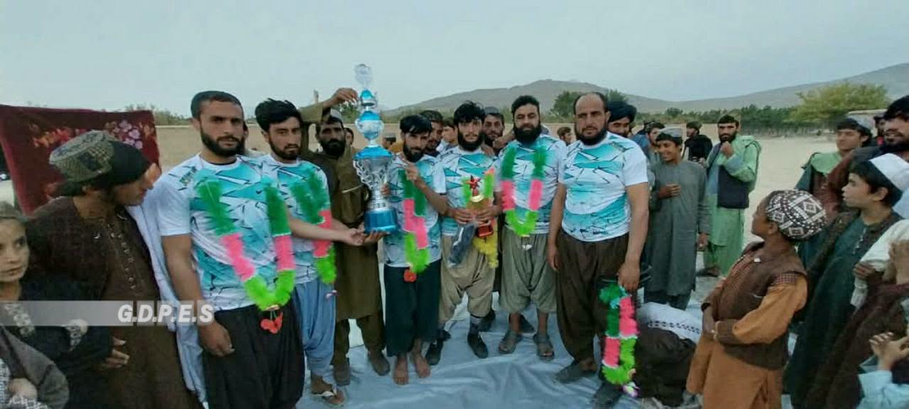 ارزګان؛ چوره ولسوالۍ کې د اتو لوبډلو ترمنځ د واليبال سيالۍ پای ته ورسېدې