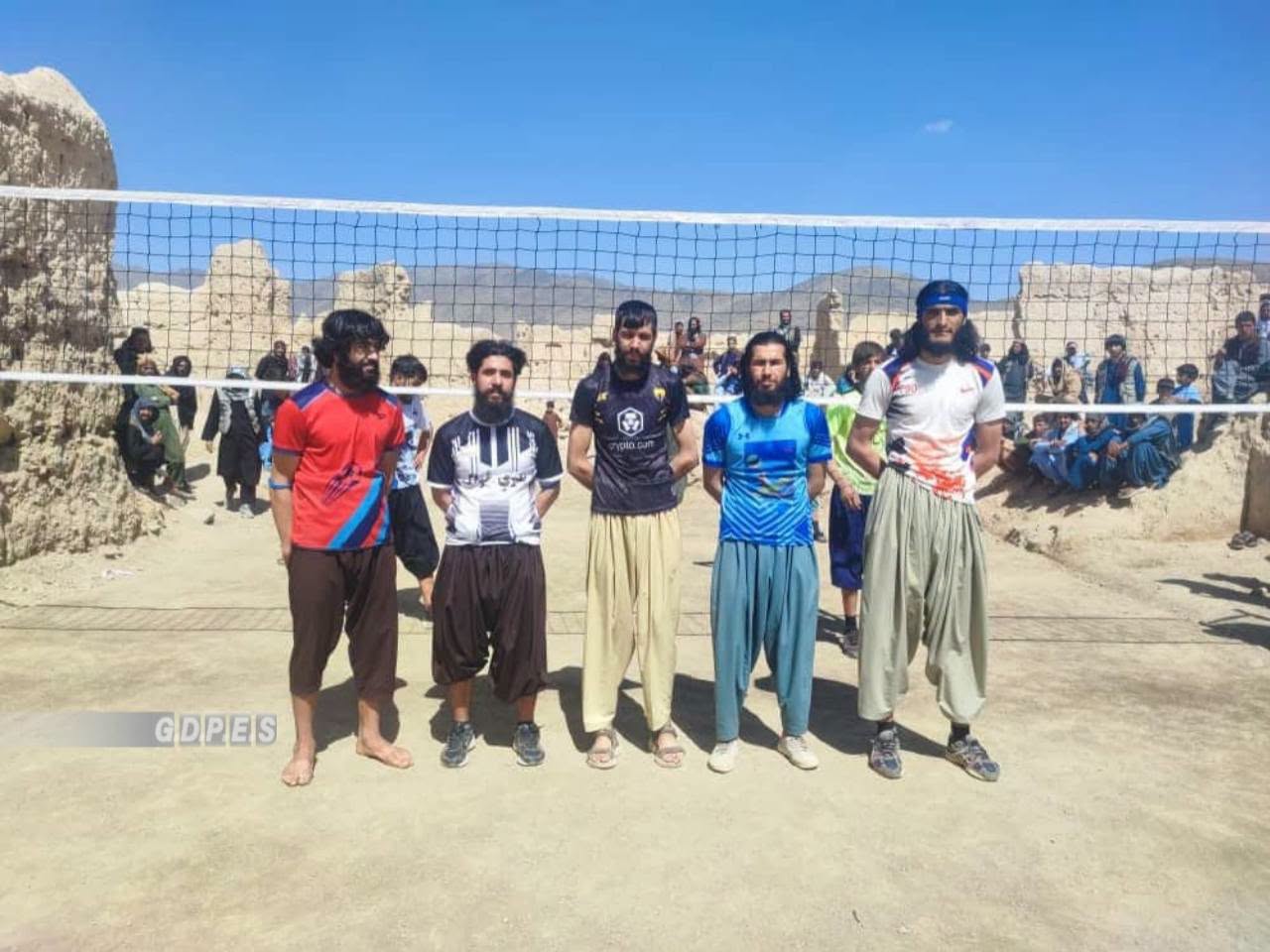 میدان وردګ؛ سیدآباد ولسوالۍ کې د ۱۶ لوبډلو ترمنځ د والیبال سیالۍ پای ته ورسېدې