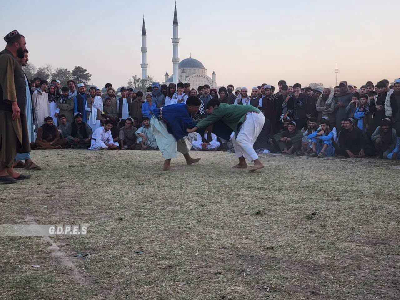 جوزجان؛ برگزاری مسابقات محلی کورش با اشتراک ۱۰۰ تن در شهر شبرغان