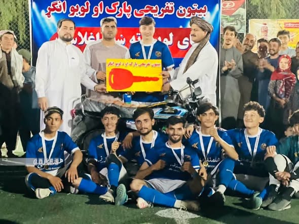 هلمند؛ مرکز لښکرګاه ښار کې د ١٦ لوبډلو ترمنځ د فوټسال سیالۍ پای ته ورسېدې