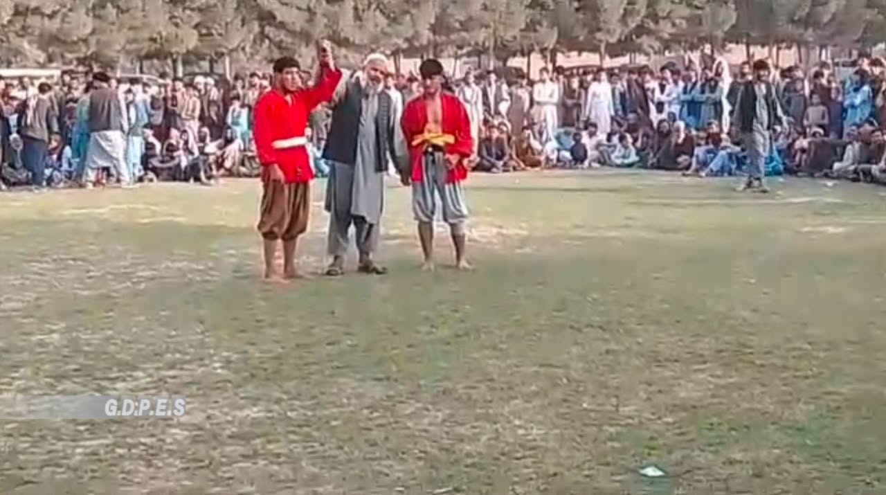 کندز؛ چهاردرې ولسوالۍ کې د ٥٠ ورزشکارانو ترمنځ د غېږ نیونې سیالۍ ترسره شوې