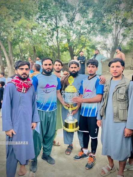 ننګرهار؛ خوږیاڼو ولسوالۍ کې د ١٦ لوبډلو ترمنځ د والیبال سیالۍ پای ته ورسېدې