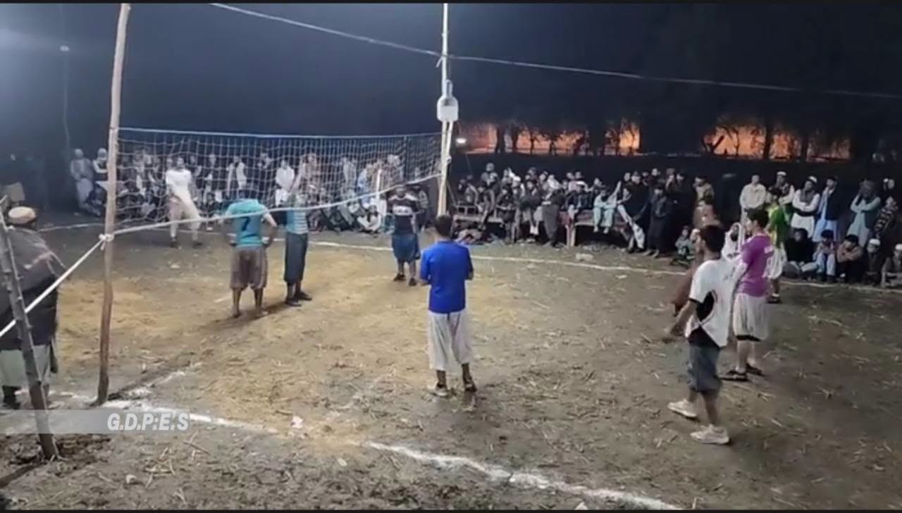 کندز؛ امام صاحب ولسوالۍ کې د ١٢ لوبډلو ترمنځ د والسیال سیالۍ ترسره شوې