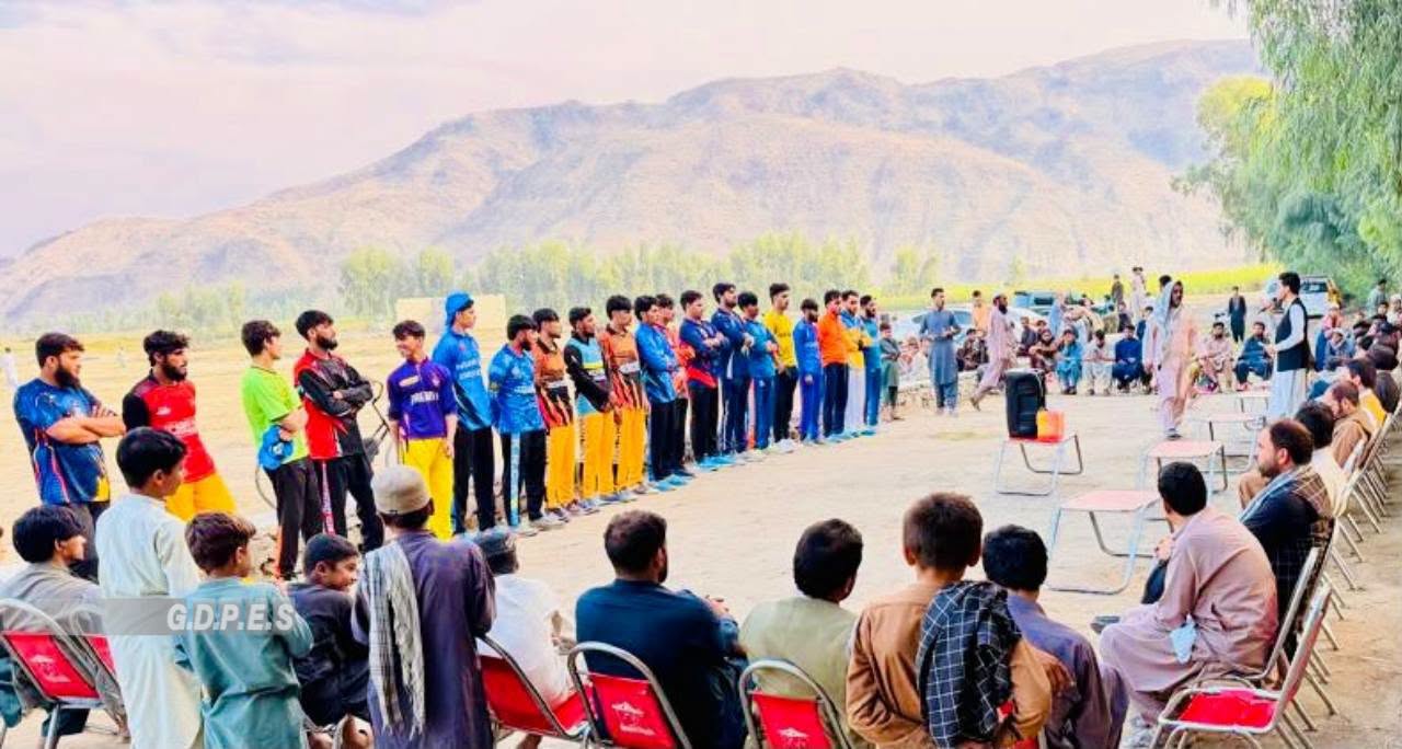 ننګرهار؛ کامې ولسوالۍ کې د ۳۰ لوبډلو ترمنځ د ټېپ بال کرېکټ سیالۍ پیل شوې
