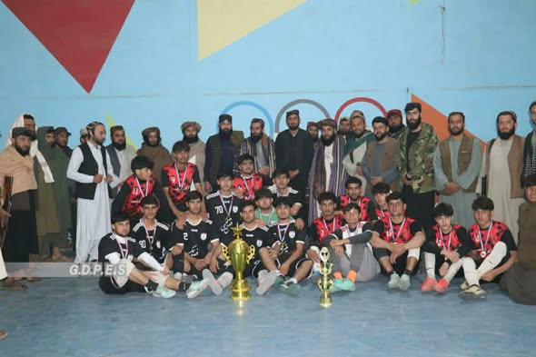 کندز؛ امام صاحب ولسوالۍ کې د څلورو لوبډلو ترمنځ د فوټسال سیالۍ پای ته ورسېدې