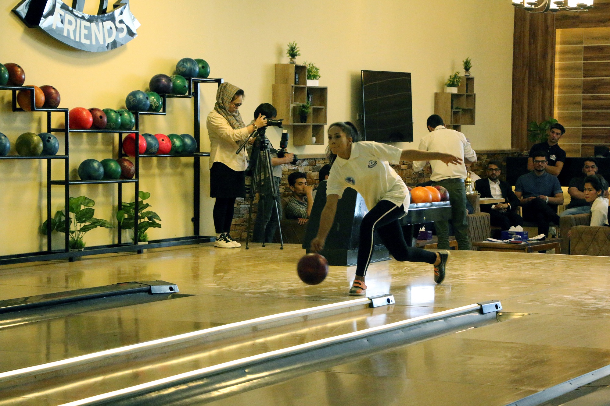 نخستین دور رقابت های انتخابی تیم ملی باولینگ بانوان در کابل برگزار شد۰